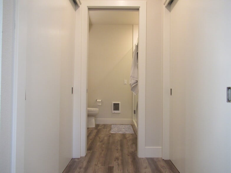 Building Photo - 1606 N Emerson St