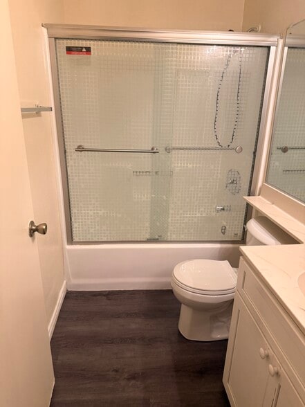 Building Photo - 430 N Chester Ave