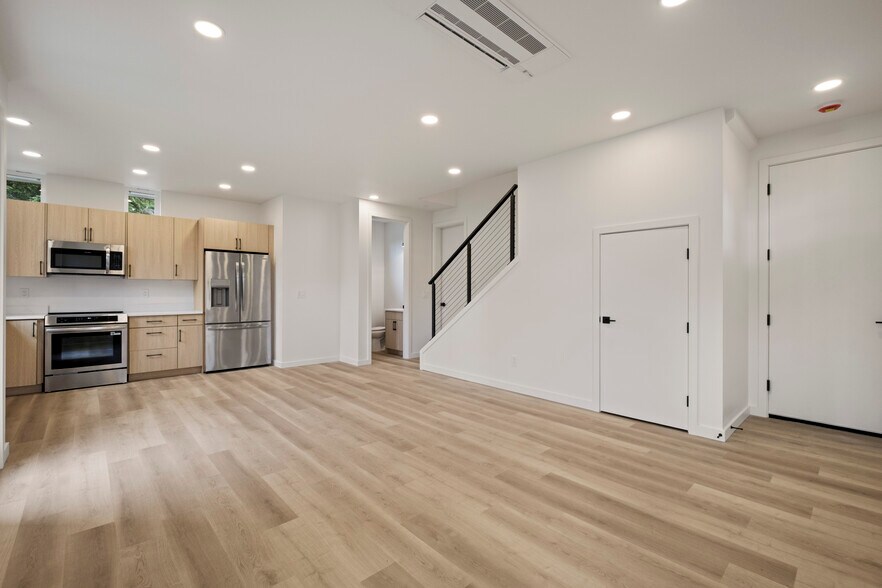 Building Photo - 11518 16th Ave NE