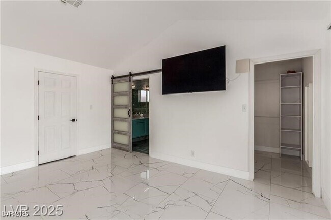 Building Photo - 3826 S Edmond St