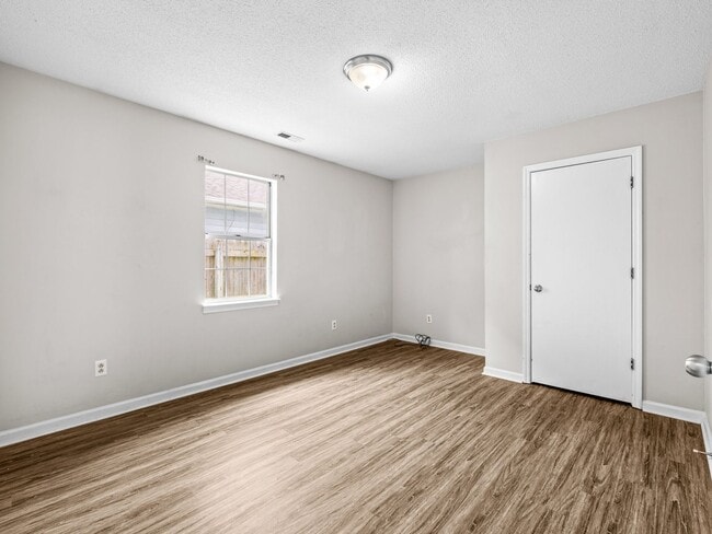 Building Photo - Foxhorn Village