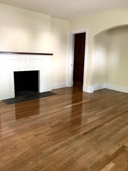 Building Photo - 28 Beaconsfield Rd