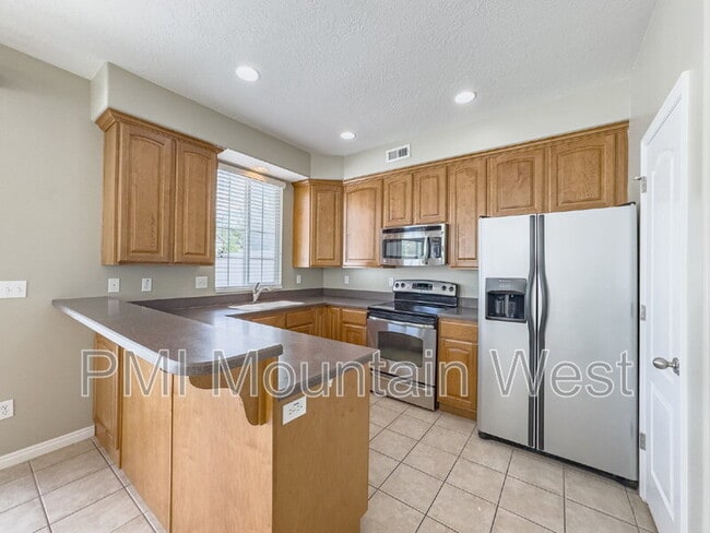 Building Photo - 948 Chelsea Ln