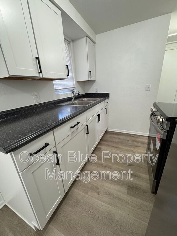 Building Photo - 10179 106th Ave N