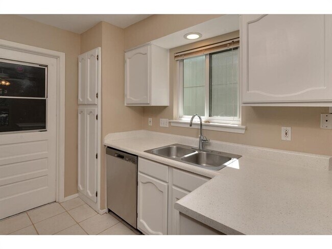 Building Photo - 12320 Scribe Dr