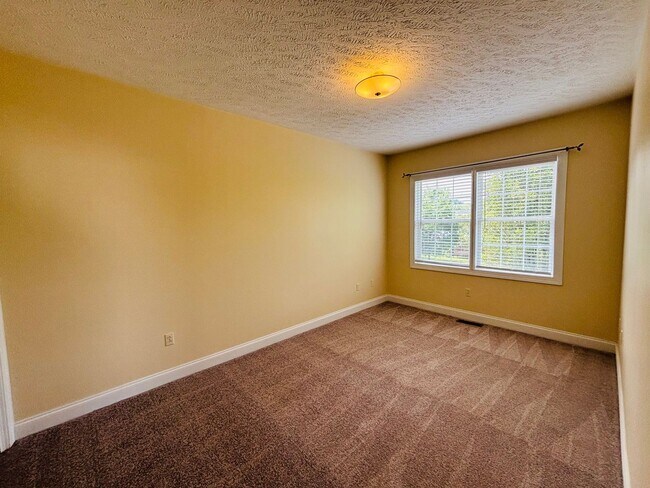 Building Photo - 230 Willow Oak Dr NW