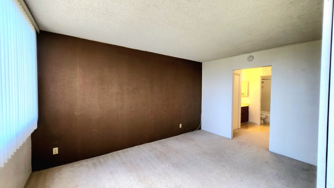 Building Photo - 55 S Kukui St