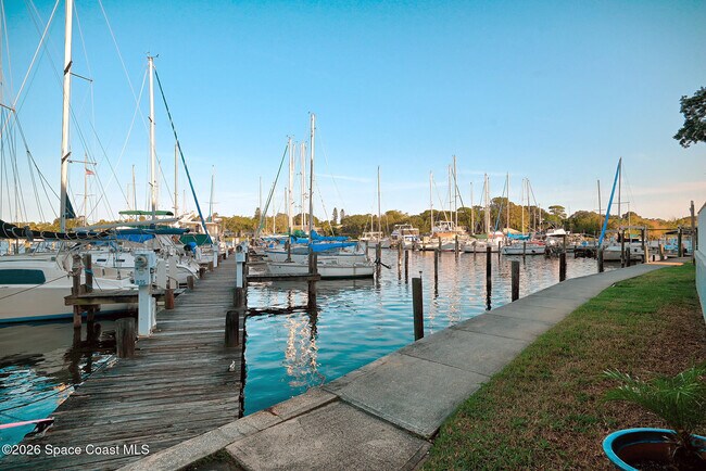 Building Photo - 905 N Harbor City Blvd
