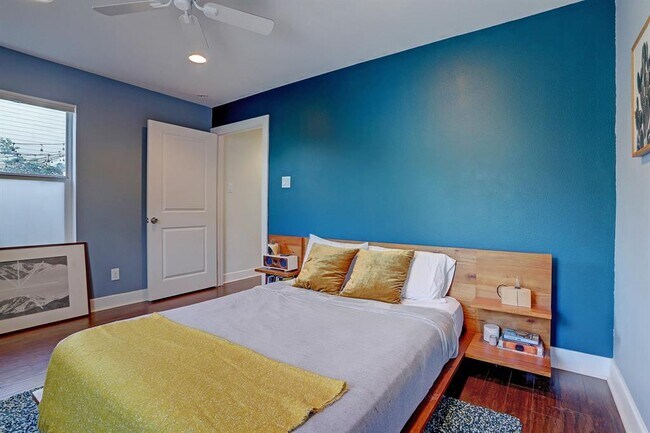 Building Photo - 1308 Ruthven St