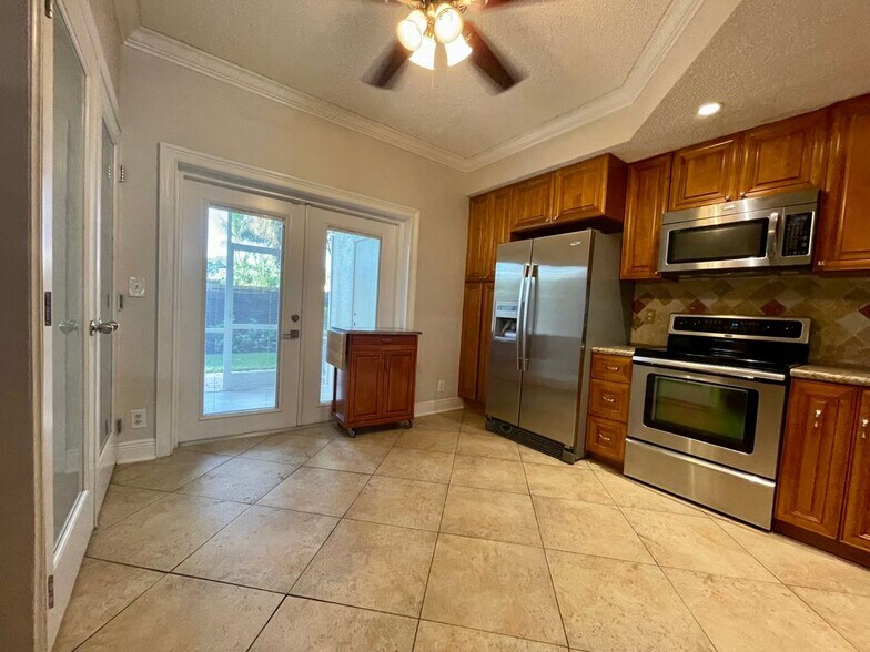 Building Photo - 926 Kokomo Key Ln