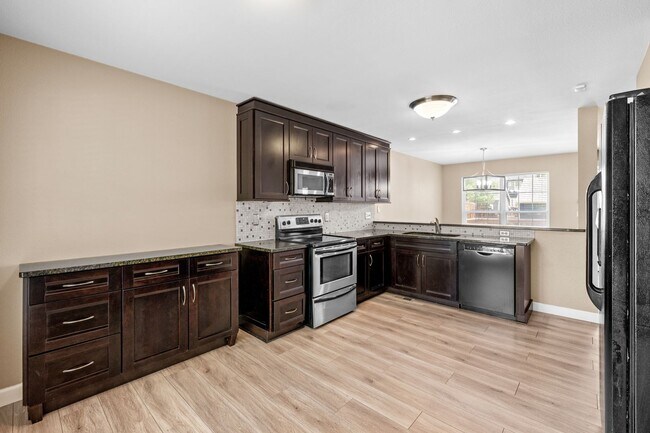Building Photo - Gorgeous home by Sloans Lake!