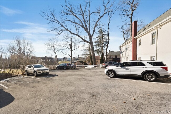 Building Photo - 9 Wolden Rd