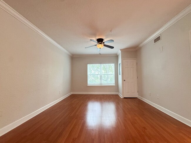 Building Photo - The Grande Downtown - Spacious 1 Bedroom Corner Unit AVAILABLE NOW!