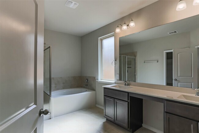 Building Photo - 23822 Piedmont Forest Dr