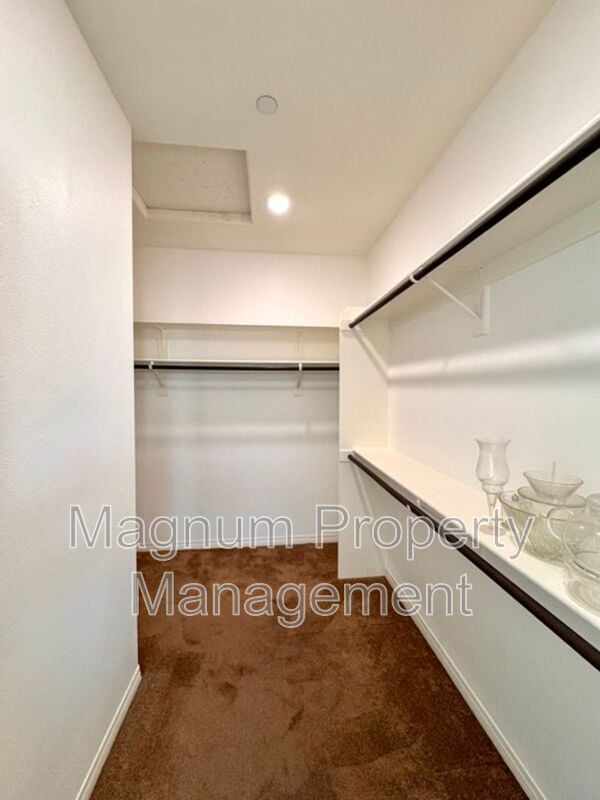 Building Photo - 40372 Calle Real