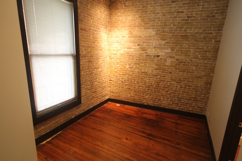 Building Photo - 319 S Flores St