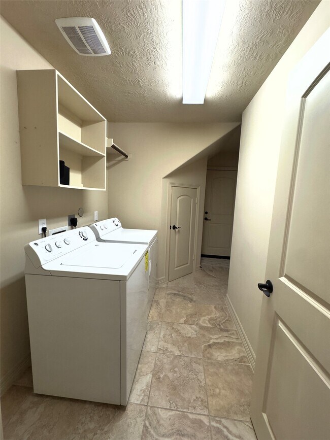 Building Photo - 179 Hearthshire Cir