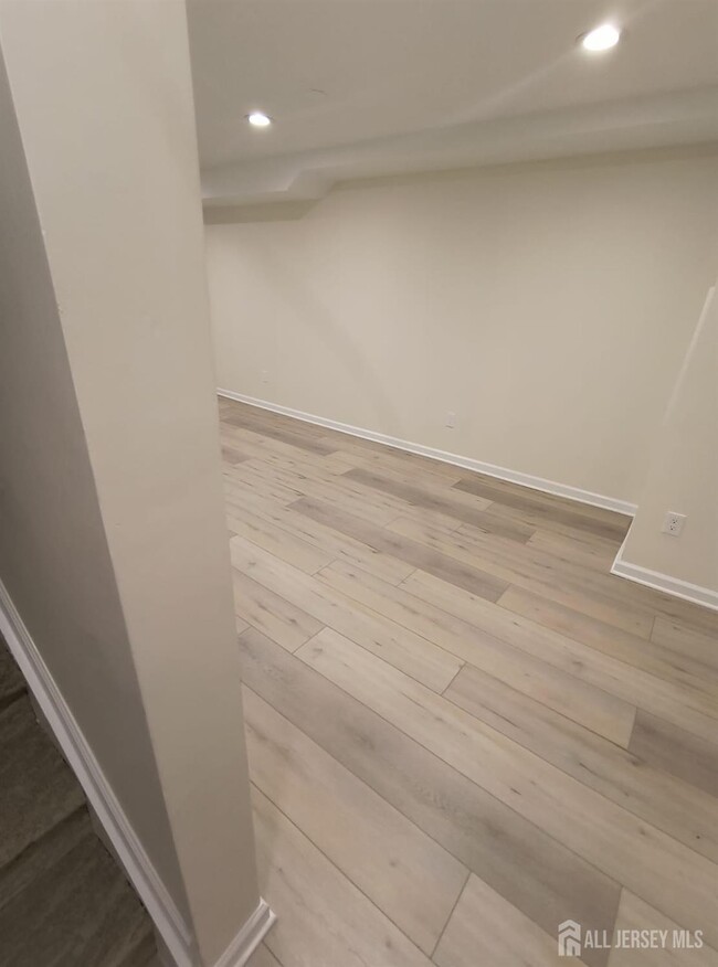 Building Photo - 89 Chariot Ct