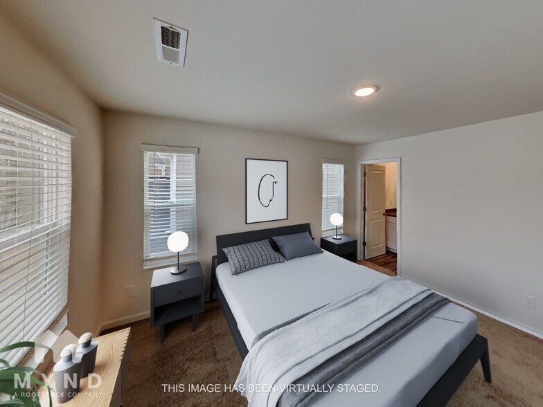 Building Photo - 122 Fosters Gln Pl