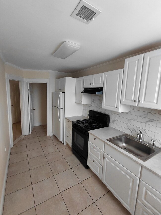 Building Photo - Riverview Apartments