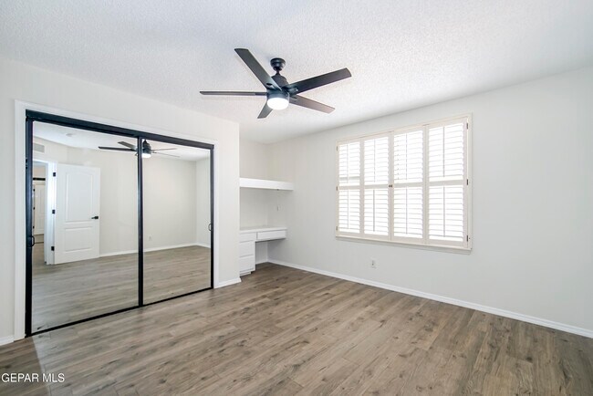 Building Photo - 6529 Jim De Groat Dr