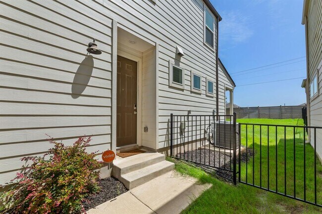 Building Photo - 7103 Travertine Spring Dr