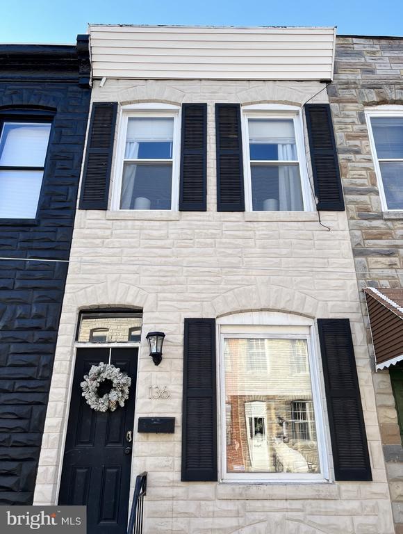Building Photo - 136 N Curley St