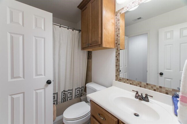 Building Photo - 6 W Monteagle Cir
