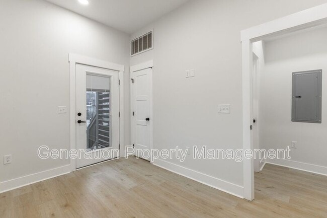 Building Photo - 1124 Garfield St