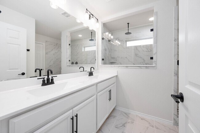 Building Photo - 3405 Knighton Hill Dr