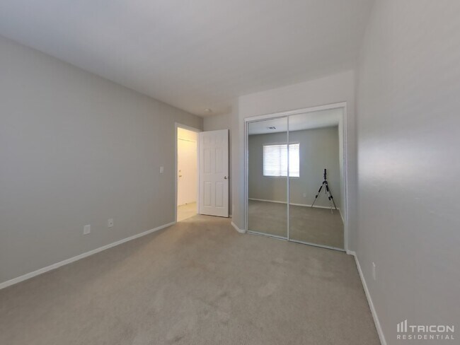 Building Photo - 8053 N 109th Ln