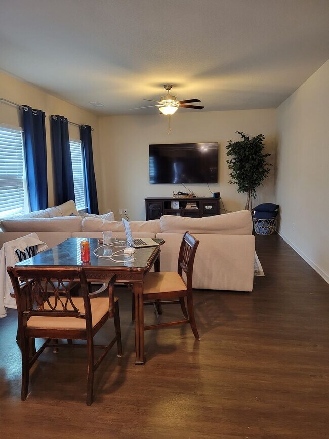 Building Photo - Beautiful. spacious 4 bedroom house in Athens, GA!