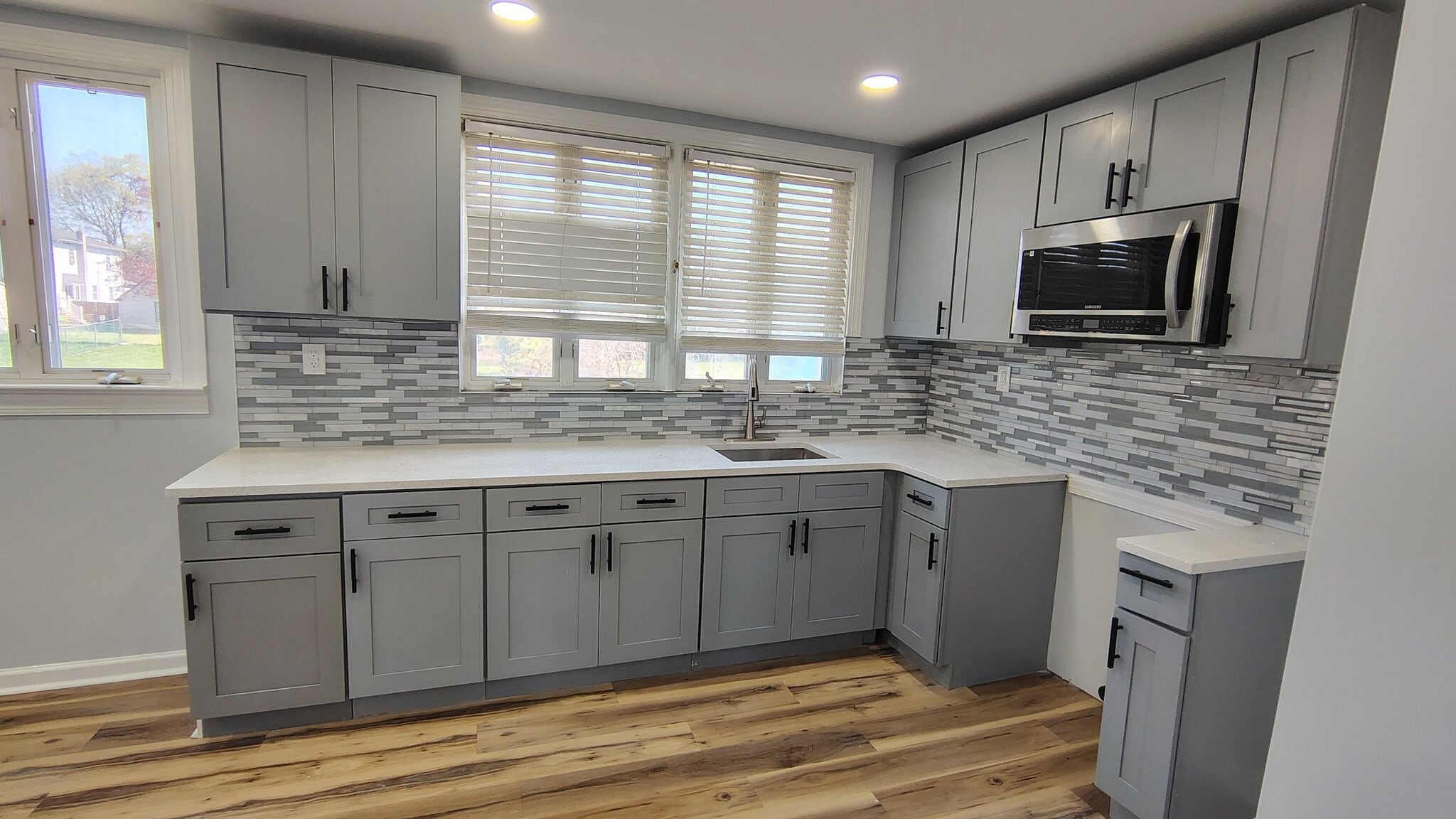 Building Photo - 1000 Main Ave