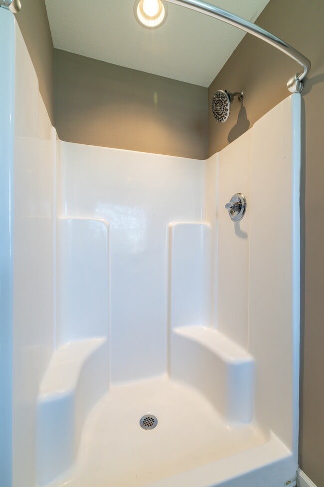 Building Photo - 2715 Honey Hill Rd