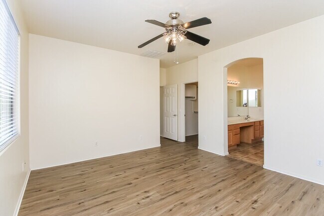 Building Photo - 6279 S Sunnyvale Ct
