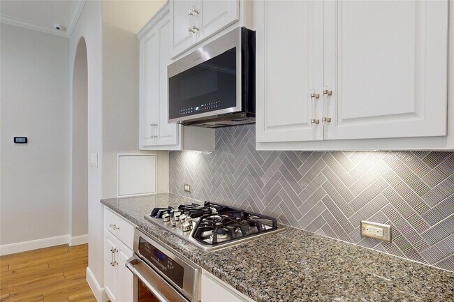Building Photo - 8870 Van Allen Dr