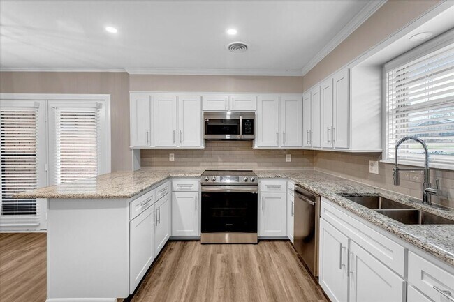 Building Photo - 509 Dean Dr