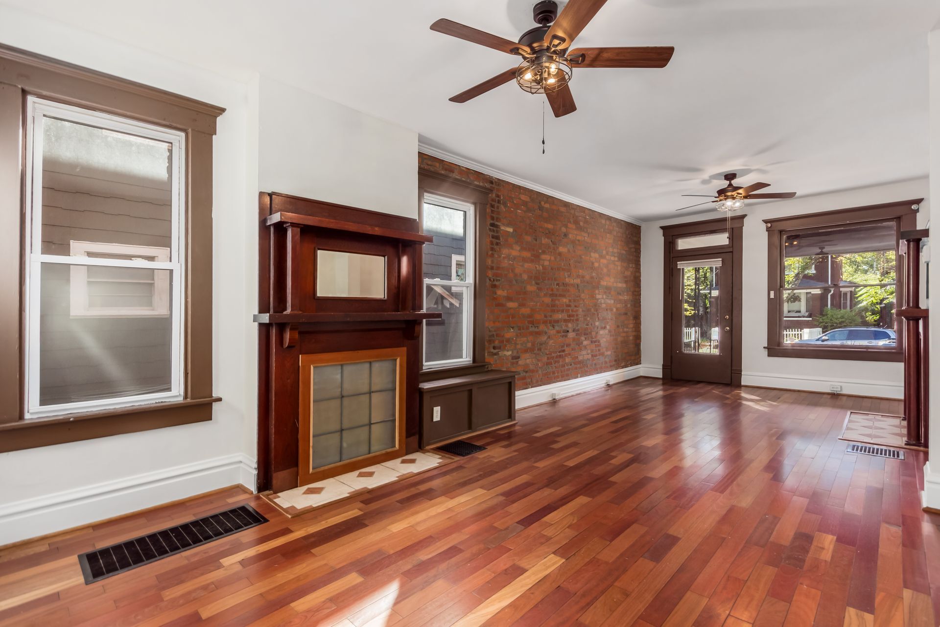 Building Photo - 254 Thurman Ave
