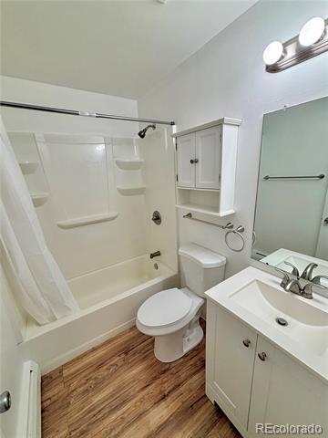 Building Photo - 3827 Oak St