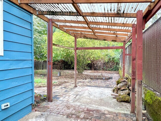 Building Photo - Newly Renovated Single-Family home located...