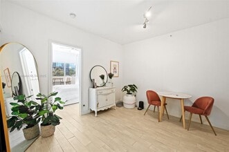 Building Photo - 3051 SW 27th Ave