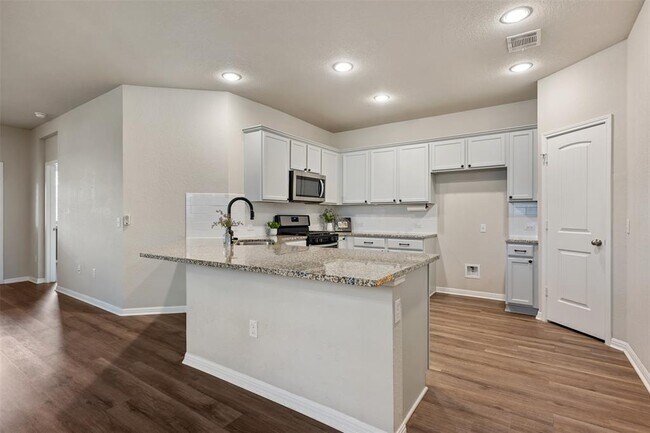 Building Photo - 505 Blue Sage Dr