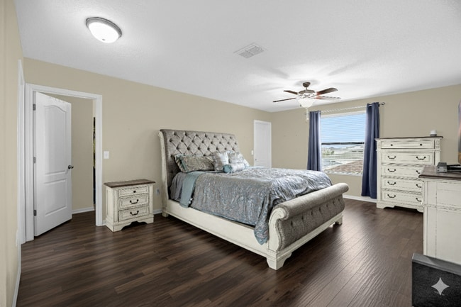 Building Photo - "Discover Spacious Elegance: 5-Bed, 3-Bath...