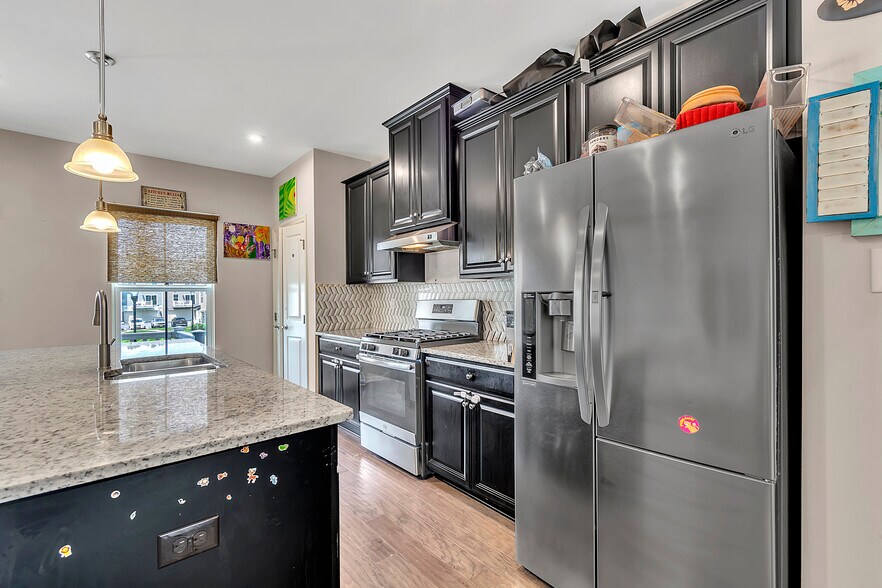 Building Photo - 605 Bayside Ct