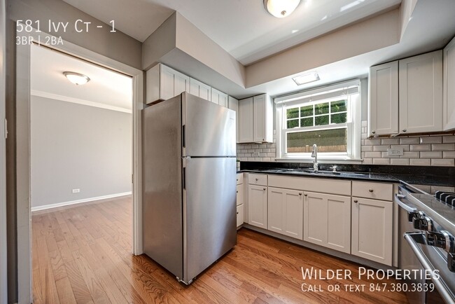 Building Photo - 581 Ivy Ct