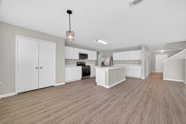 Building Photo - 15826 Kings Cypress Ln