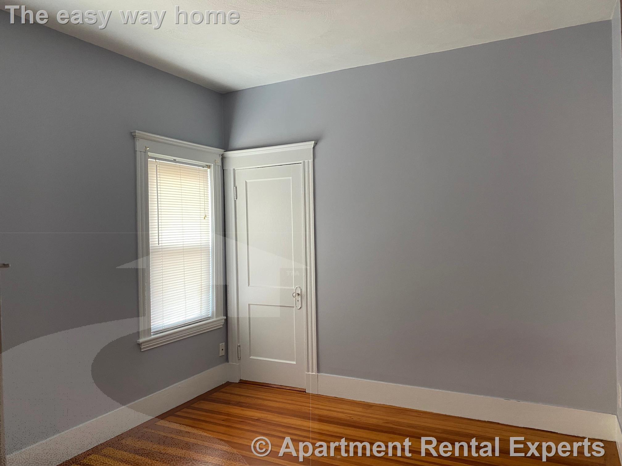 Building Photo - 96 Capen St