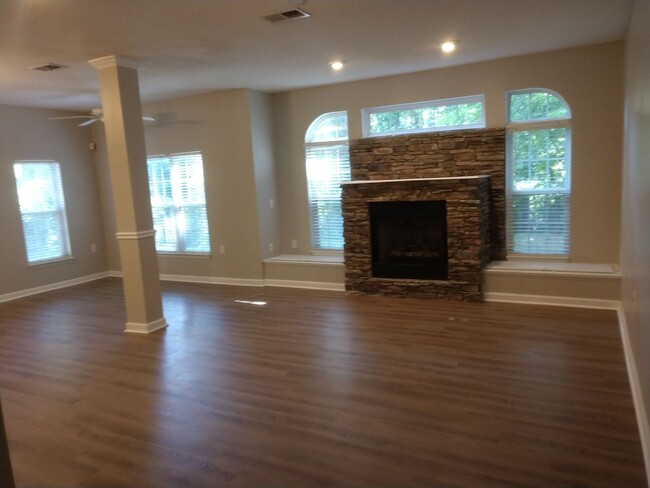 Building Photo - Coming Soon! Beautiful 2BDRM 2BTH at Greys...