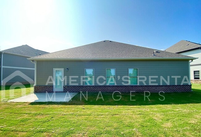 Building Photo - Home for Rent in Clanton, AL!!! Available to View Now!