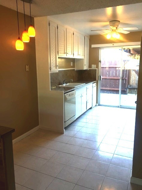 Building Photo - MOVE IN SPECIAL***Cozy Condo - Central Lak...